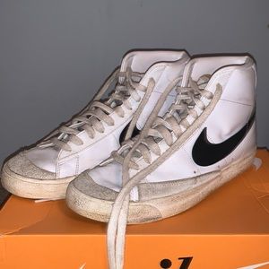 Women’s Nike blazers mid ‘77